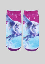 Load image into Gallery viewer, Pegasus Printed Short Socks