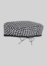 Load image into Gallery viewer, B+W Houndstooth Beret